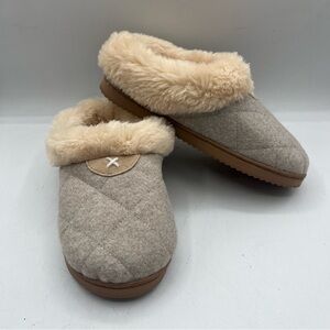 Dearfoams Tan Quilted Indoor Slippers – Plush Faux-Fur Lining – Women’s Size 5.5